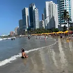 Sol, Arena, Mar, Y Piscina