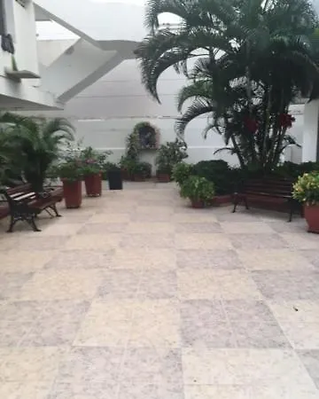 Sol, Arena, Mar, Y Piscina *